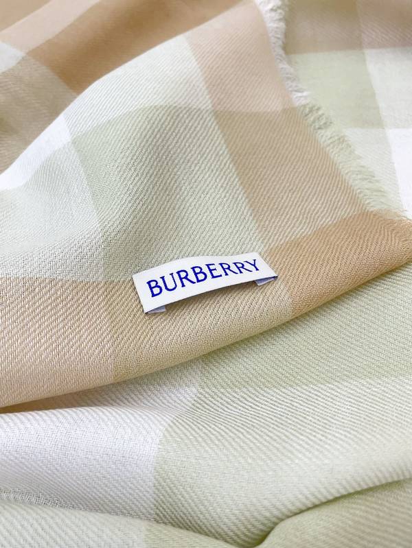 Burberry Scarf BBC00194 Burberry Scarf BBC00194