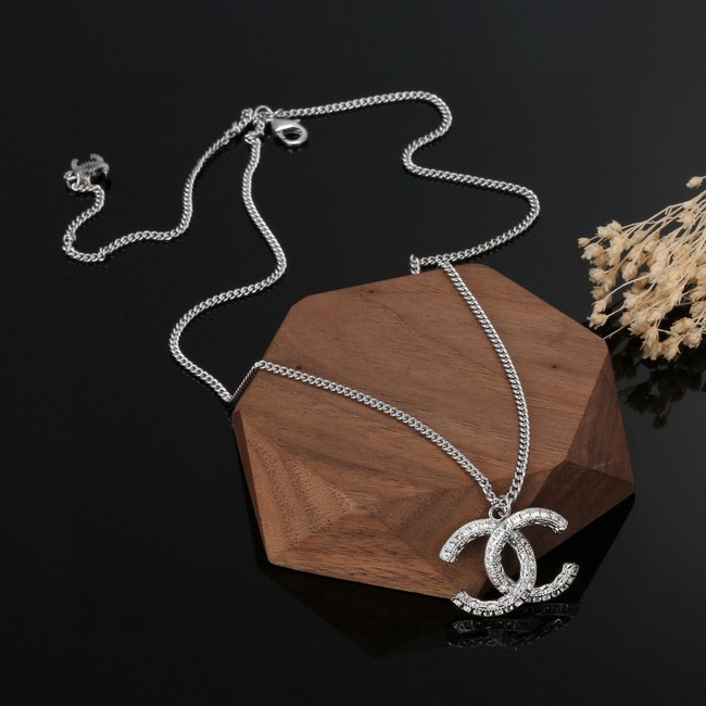 Chanel necklace CE16340
