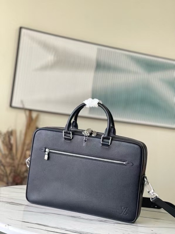 Louis Vuitton Porte-Documents Voyage M33441 black