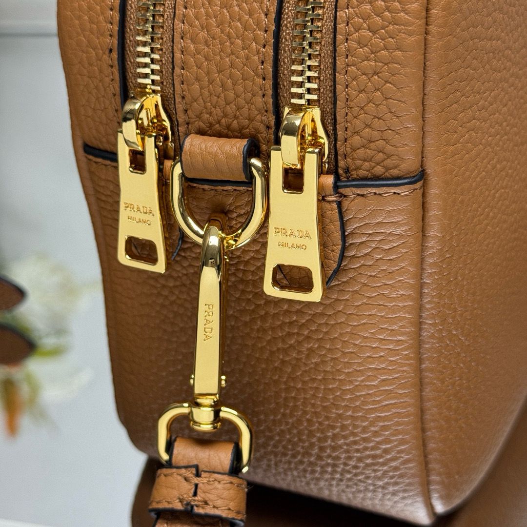 Prada Leather bag with shoulder strap 1BH082 Brown