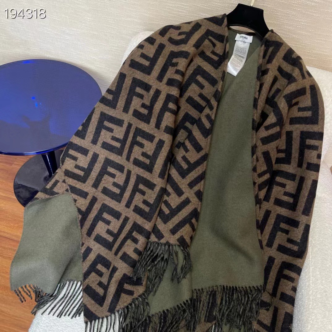 Fendi Cape Double-sided cashmere FDC35914