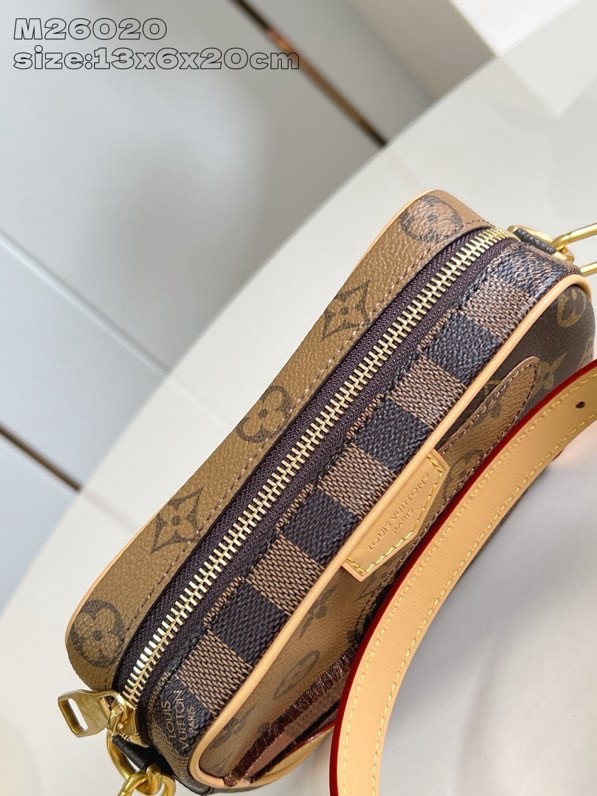 Louis Vuitton Trocadero Wearable Wallet M26020