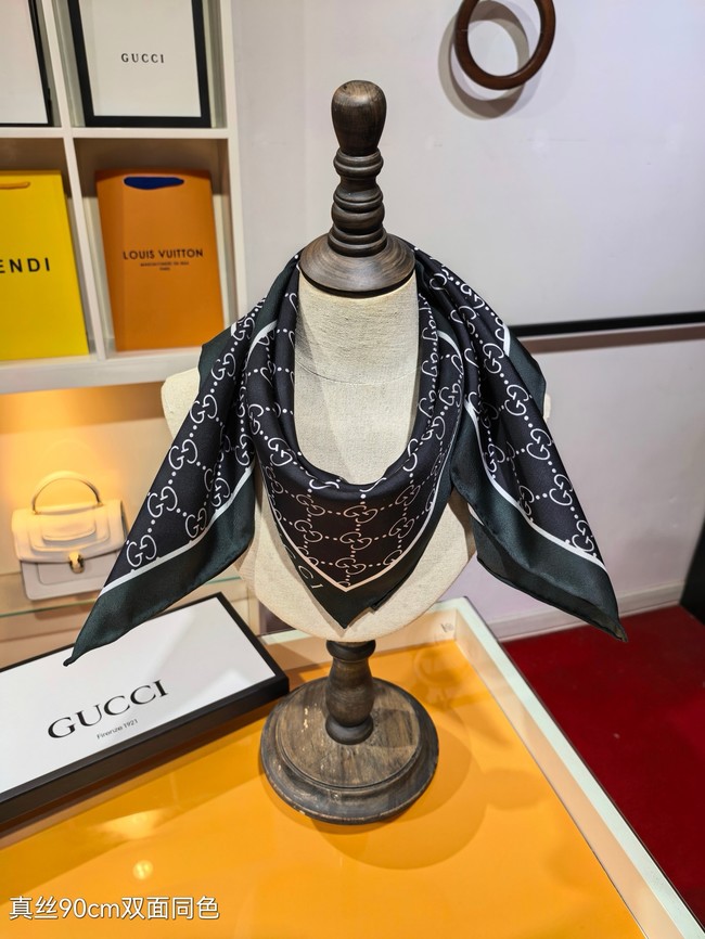Gucci Square Scarf Silk Jacquard XT2893