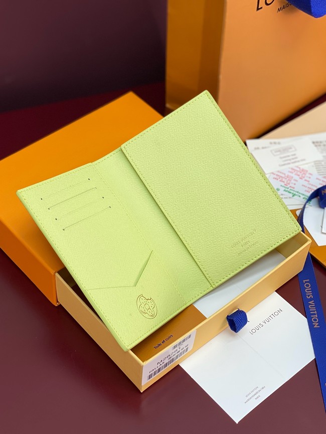 Louis Vuitton Passport Cover M28040 Pistachio