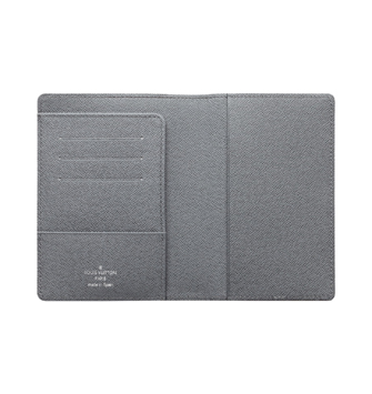 Louis Vuitton Taiga Leather Passport Cover M32647