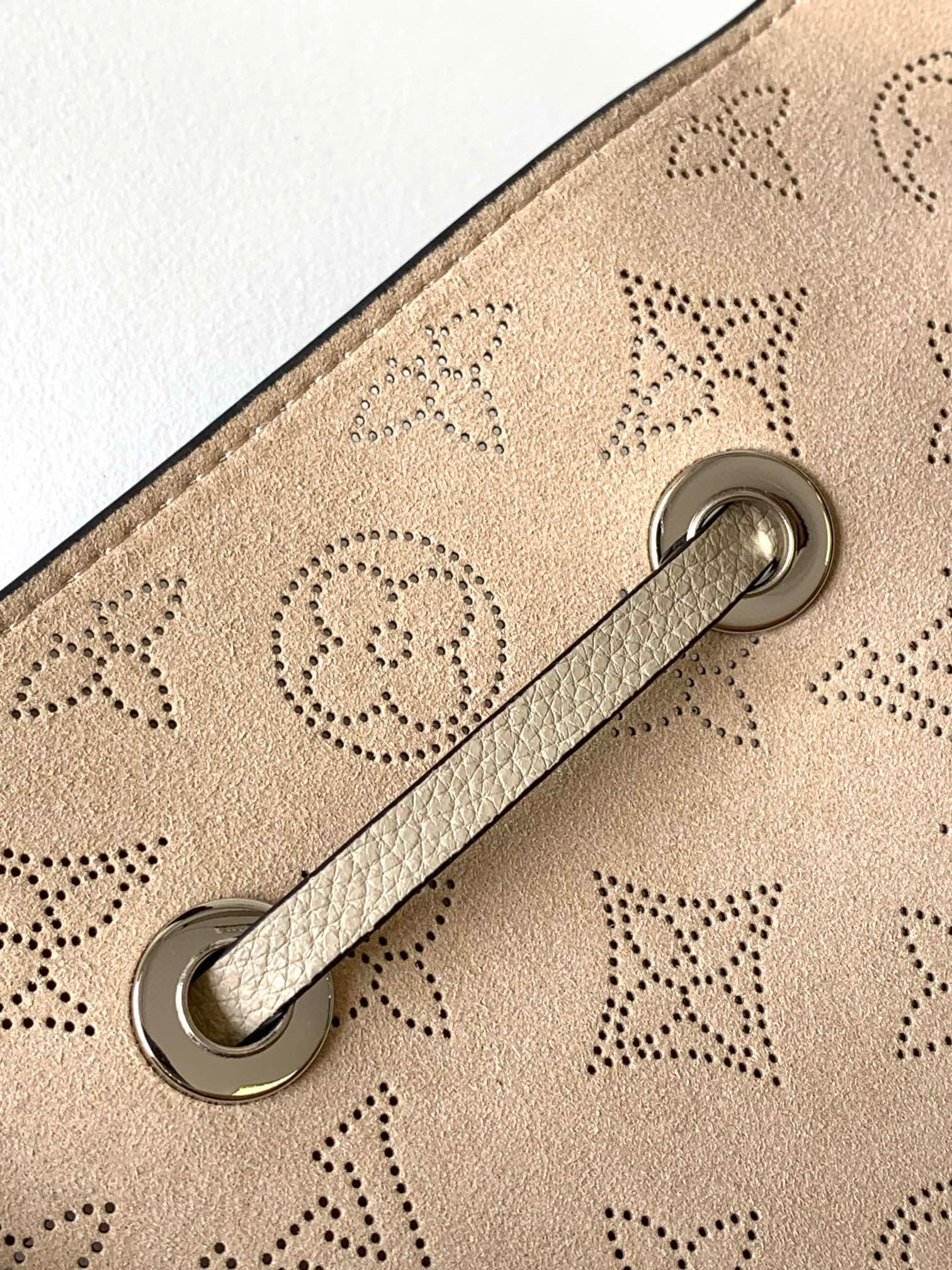 Louis Vuitton BELLA M57201 Creme Beige