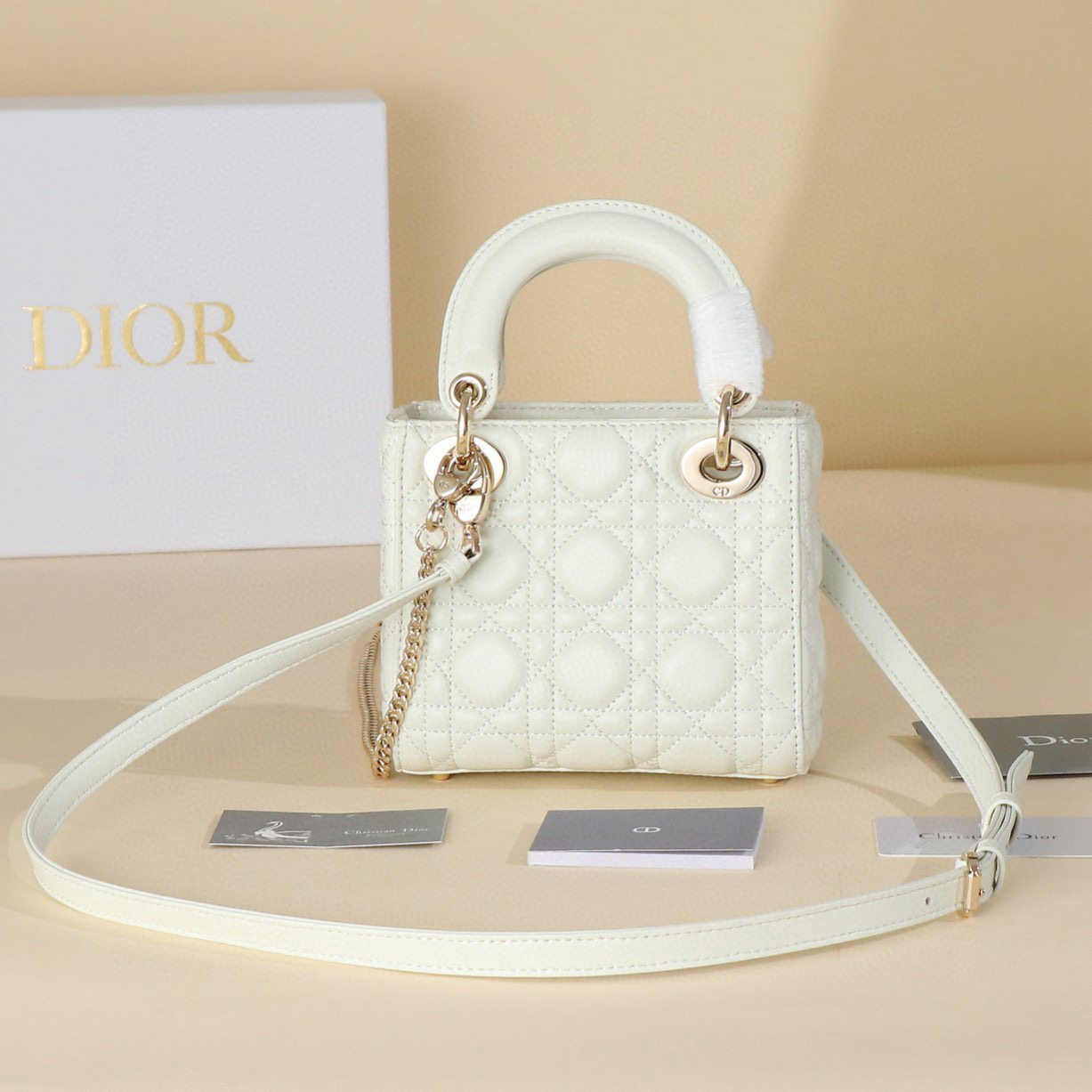 MINI LADY DIOR BAG Lambskin M0566OW white&gold