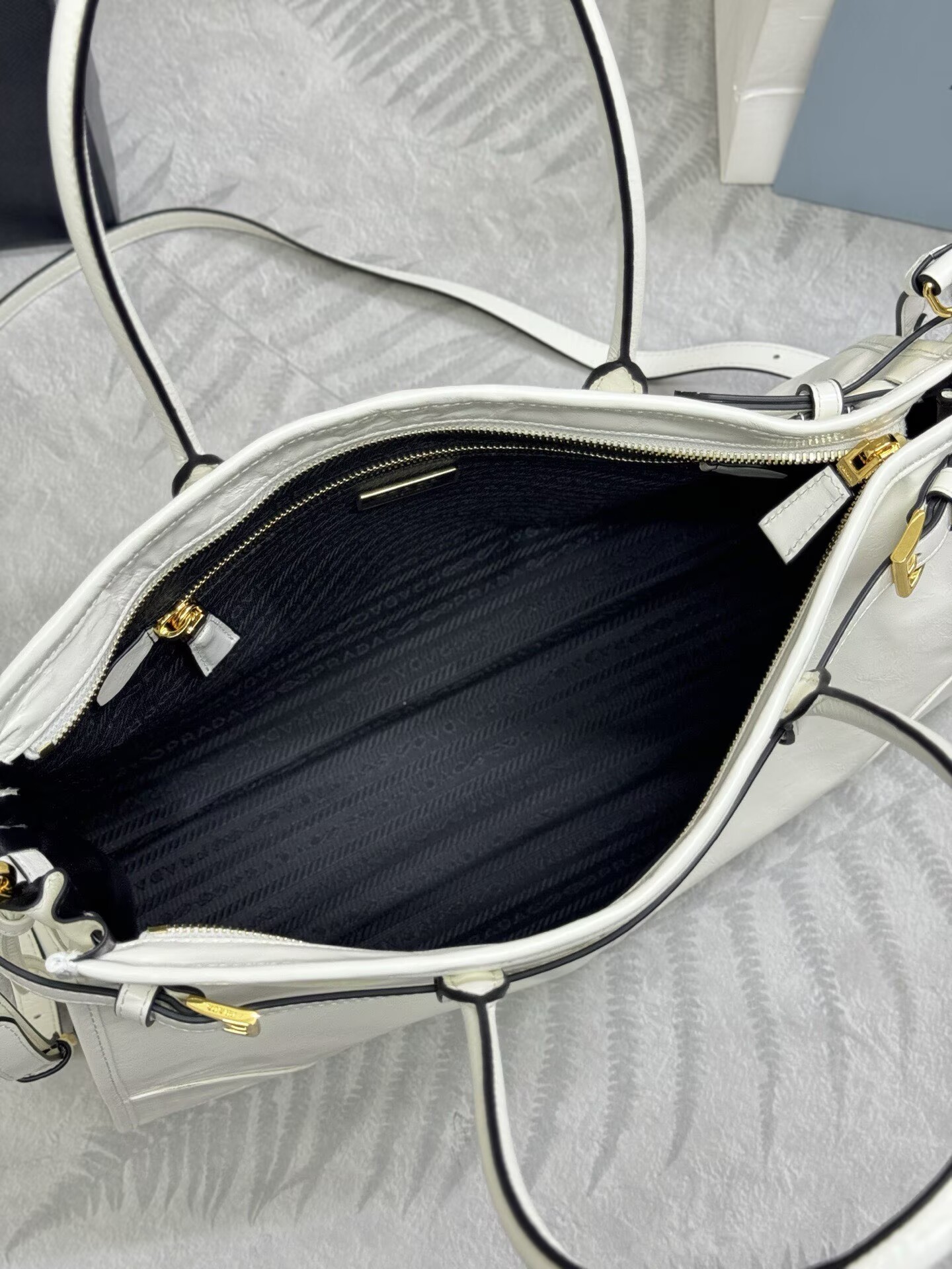 Prada Bonnie Leather Tote Bag 1BA433 White